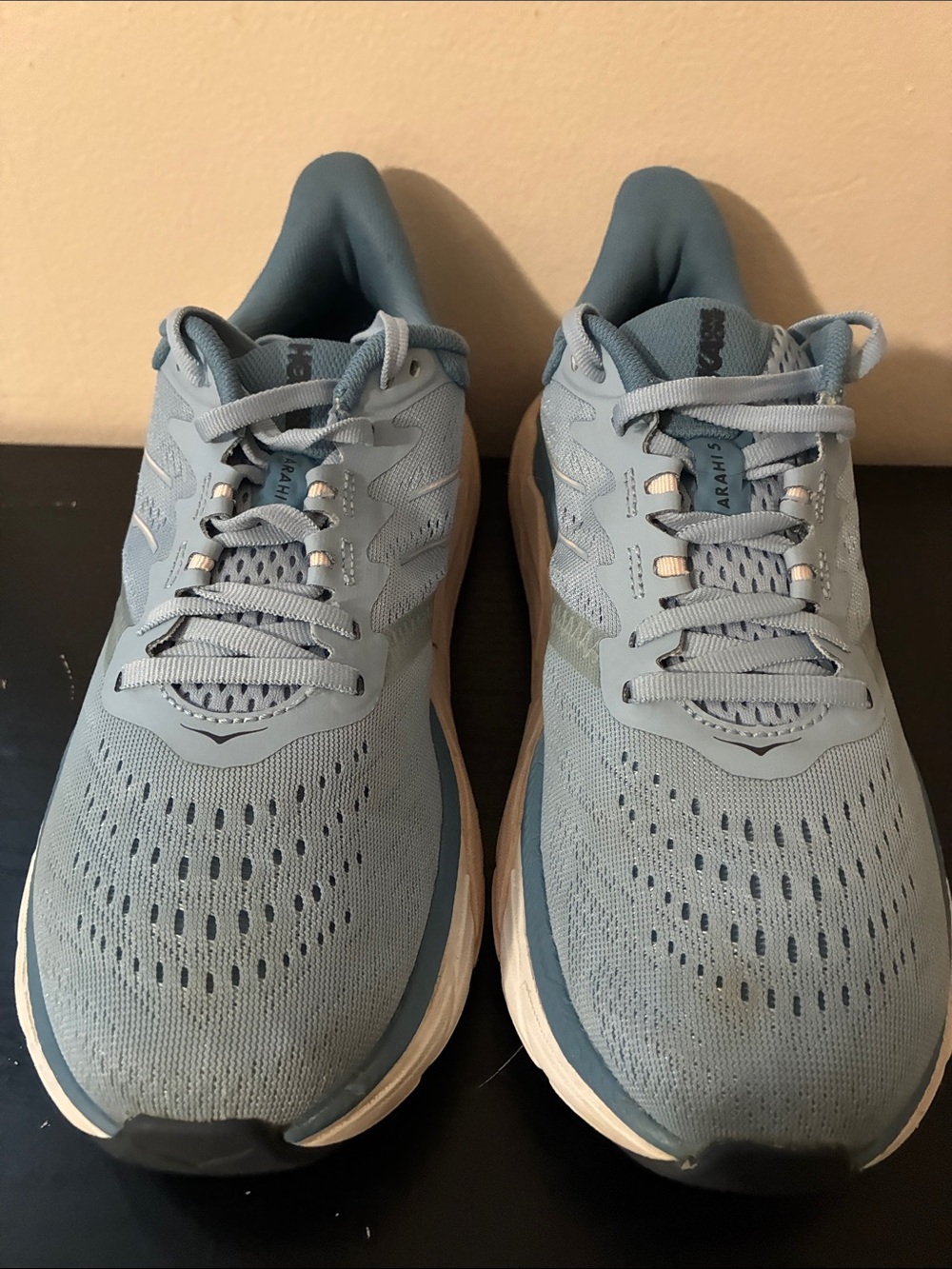 Hoka One One Arahi 5 stability running shoes size 8B - Picture 4 of 10